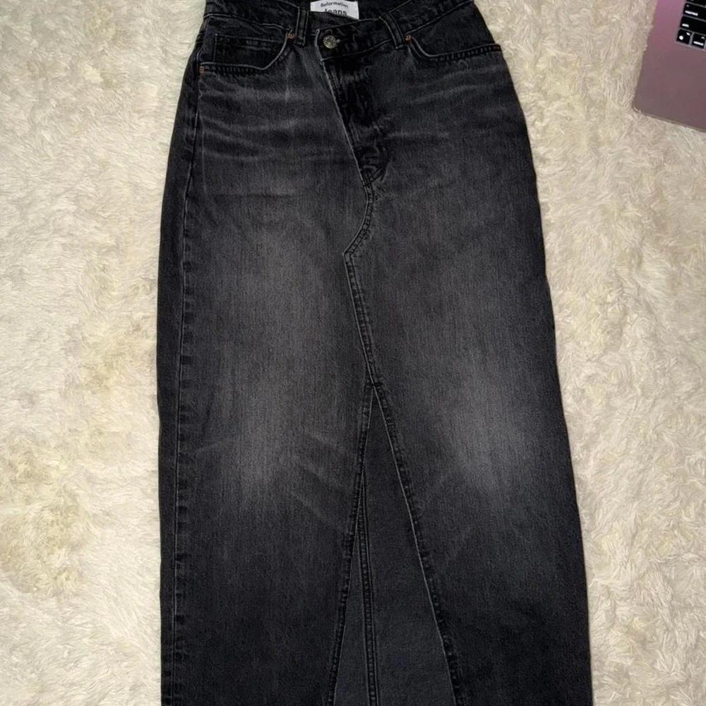 Reformation Jeans Tazz Maxi Denim Distressed Skirt Gray Black Size 26 NWOT